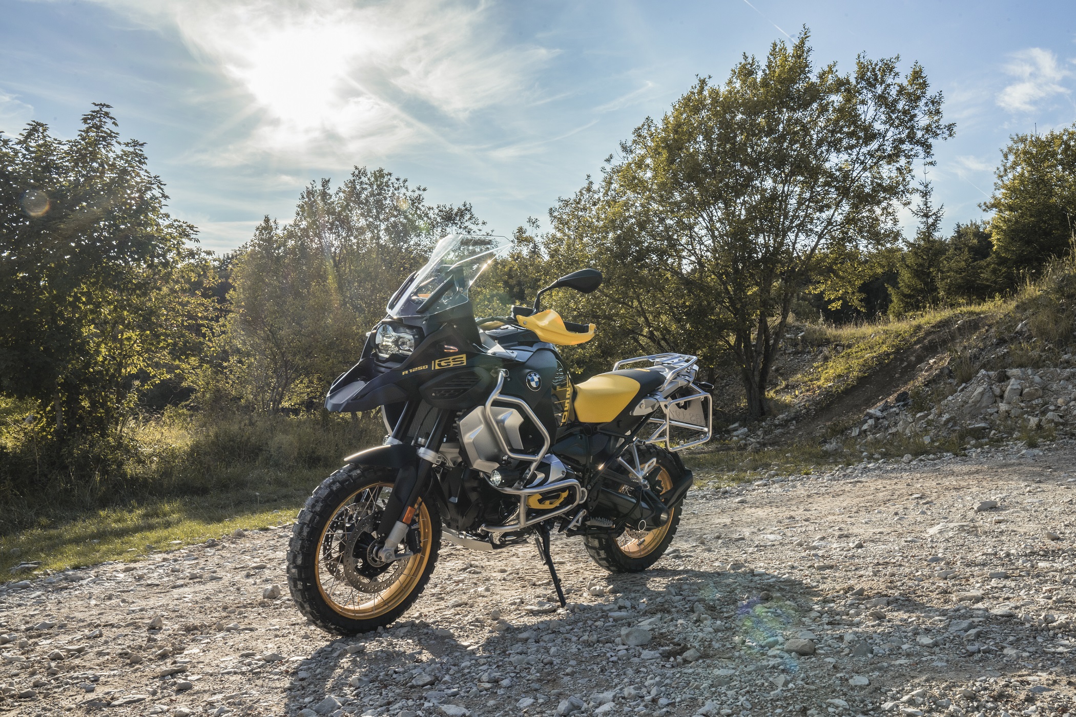 YENİ BMW R 1250 GS VE R 1250 GS ADVENTURE "40 YEARS GS